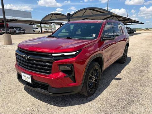 Used 2024 Chevrolet Traverse LT w/ Midnight/Sport Edition FWD image 1
