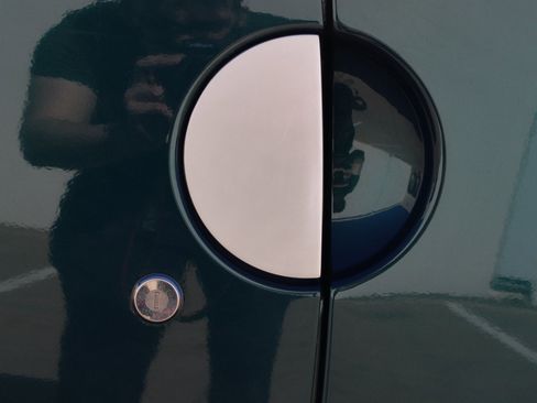 Used 2005 Chevrolet SSR w/ Preferred Equipment Group image 38