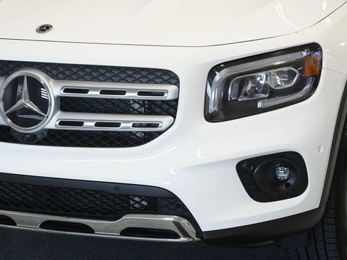 Used 2023 Mercedes-Benz GLB 250 4MATIC image 6