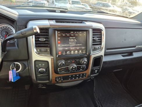 Used 2016 RAM 2500 Laramie w/ Convenience Group AWD/4WD image 25