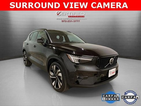 Used 2025 Volvo XC40 B5 Plus image 3