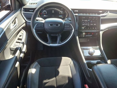 Used 2023 Jeep Grand Cherokee Altitude AWD/4WD image 21