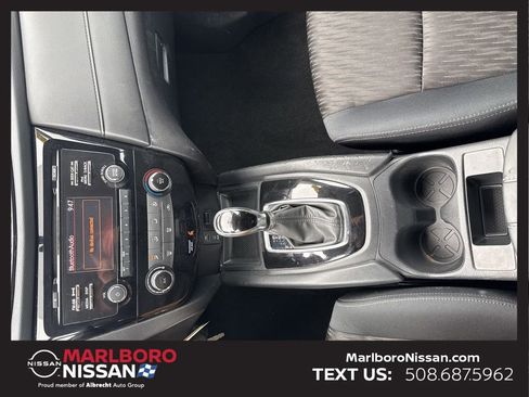 Used 2017 Nissan Rogue S image 27