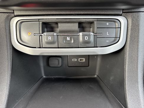 Certified 2023 GMC Acadia SLE image 19