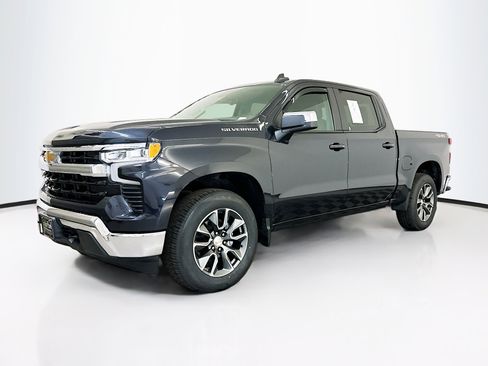 Used 2023 Chevrolet Silverado 1500 LT image 3