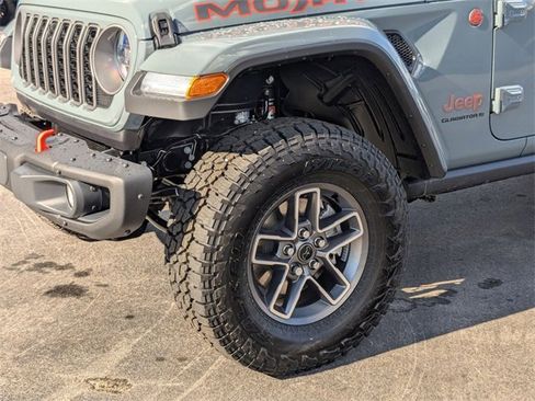 New 2025 Jeep Gladiator Mojave image 8
