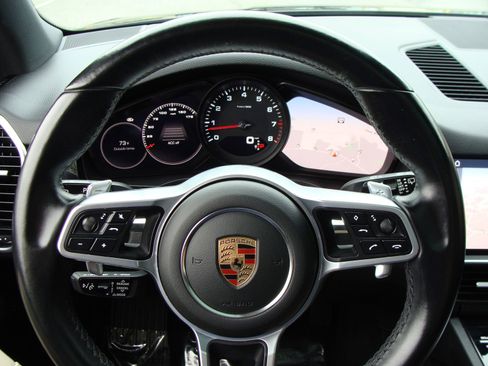 Used 2021 Porsche Cayenne AWD/4WD image 14