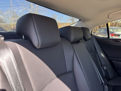 Used 2020 Lexus ES 300h w/ Premium Package image 19