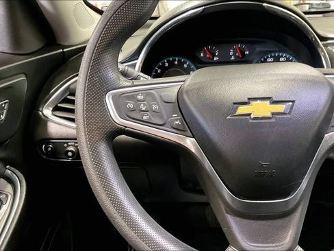 Used 2021 Chevrolet Malibu LT FWD image 18