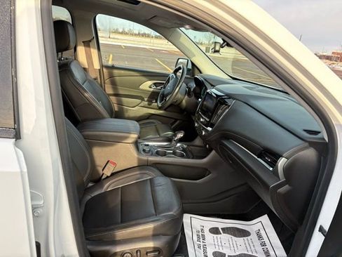 Used 2021 Chevrolet Traverse RS image 30