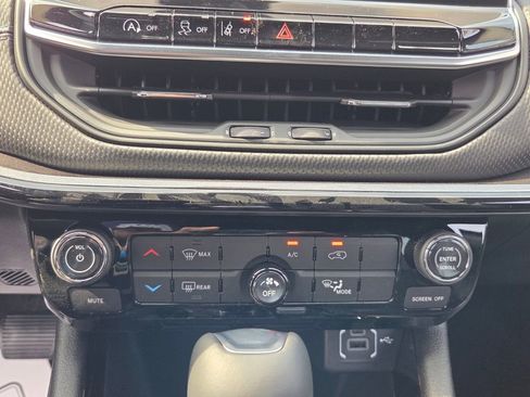 New 2026 Jeep Compass Latitude image 20