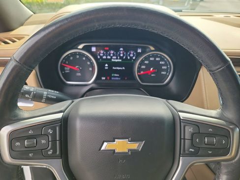 Used 2021 Chevrolet Suburban Premier w/ Premium Package image 25