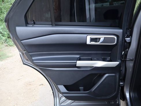 Used 2021 Ford Explorer XLT w/ Equipment Group 202A AWD/4WD image 25