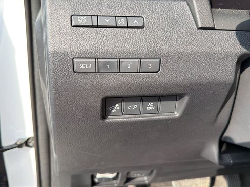 Used 2026 Lexus GX 550 w/ Accessory Package (2T) AWD/4WD image 20