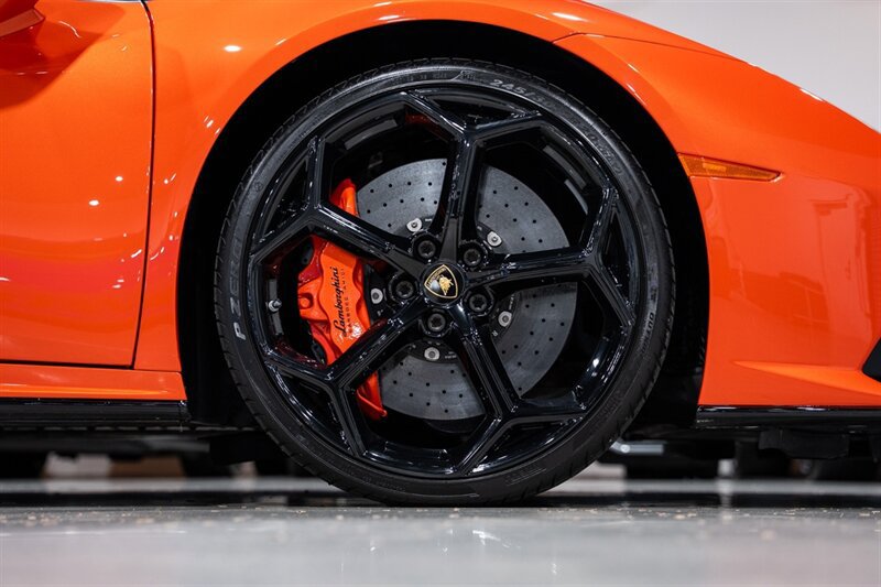 Used 2020 Lamborghini Huracan EVO AWD/4WD image 44