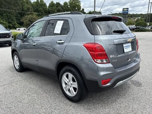 Used 2019 Chevrolet Trax LT w/ LT Convenience Package FWD image 6