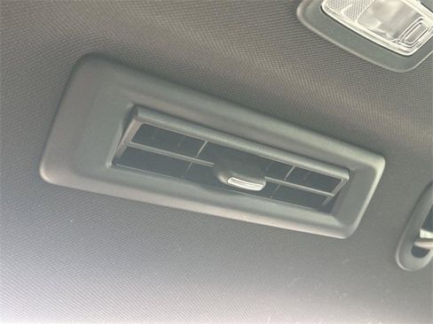 Used 2025 Cadillac Escalade ESV Premium Luxury image 21