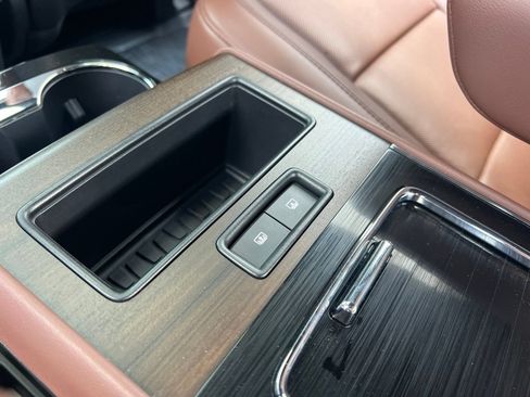 Used 2025 Lincoln Aviator Reserve w/ Luxury Package AWD/4WD image 32