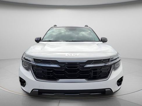 Used 2024 Kia Seltos X-Line AWD/4WD image 3