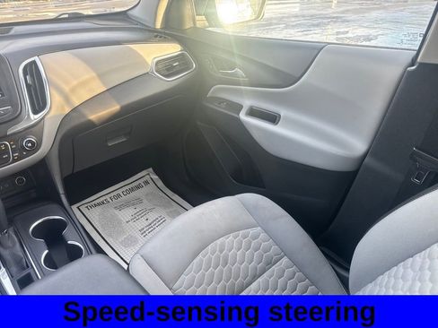 Used 2020 Chevrolet Equinox LT w/ Driver Convenience Package image 12
