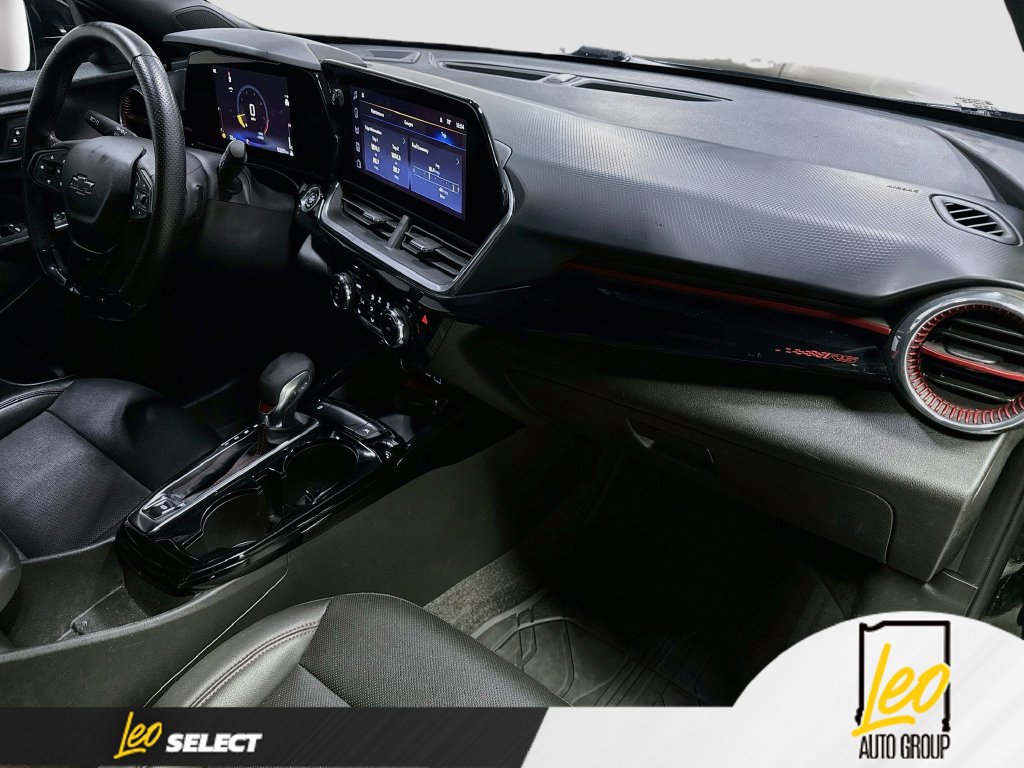 Used 2024 Chevrolet Trax RS w/ Driver Confidence Package FWD image 30