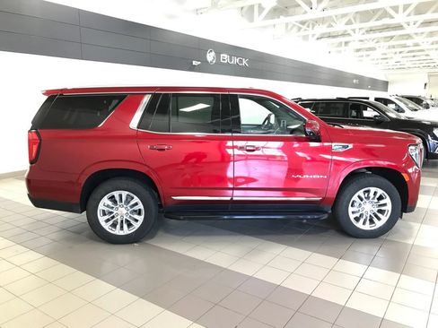 Used 2024 GMC Yukon SLT w/ SLT Luxury Package AWD/4WD image 8
