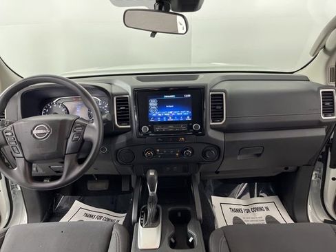 Used 2024 Nissan Frontier SV image 38