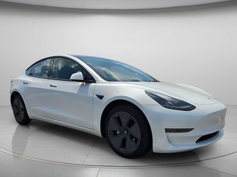 Used 2023 Tesla Model 3 Standard Range RWD image 8