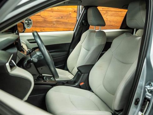 Used 2026 Toyota Corolla Cross L image 9