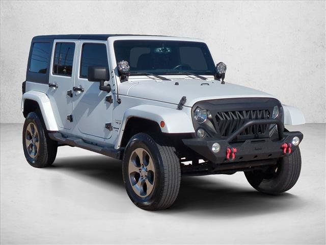 Used 2018 Jeep Wrangler Unlimited Sahara w/ Connectivity Group AWD/4WD image 3