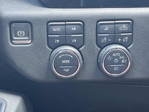 Certified 2024 Chevrolet Silverado 1500 LTZ AWD/4WD image 27