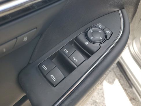 Used 2023 Buick Envision Essence FWD image 11