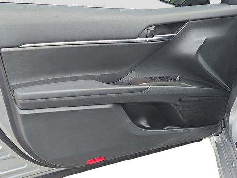 Used 2024 Toyota Camry SE image 15
