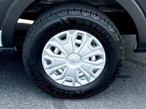 Used 2021 Ford Transit 150 XL image 9