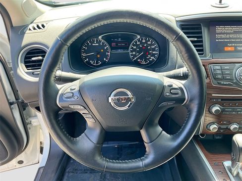 Certified 2020 Nissan Pathfinder Platinum image 11