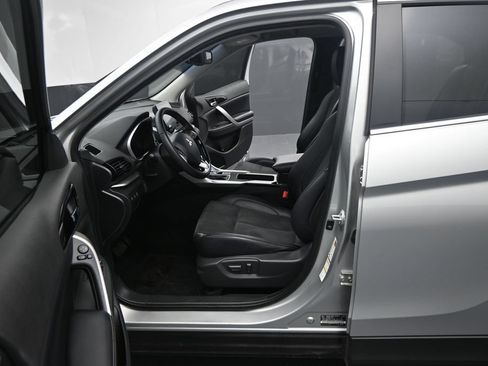 Used 2025 Mitsubishi Eclipse Cross SE AWD/4WD image 10