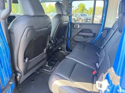 Used 2024 Jeep Wrangler Unlimited Rubicon w/ Technology Group AWD/4WD image 22