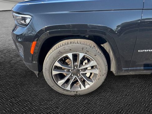 New 2025 Jeep Grand Cherokee Overland w/ Adv Protech Group III AWD/4WD image 11