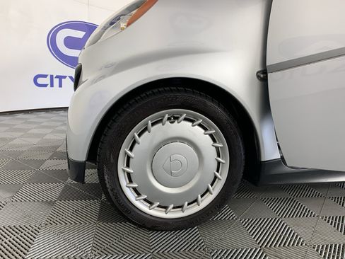 Used 2015 smart fortwo pure RWD image 11