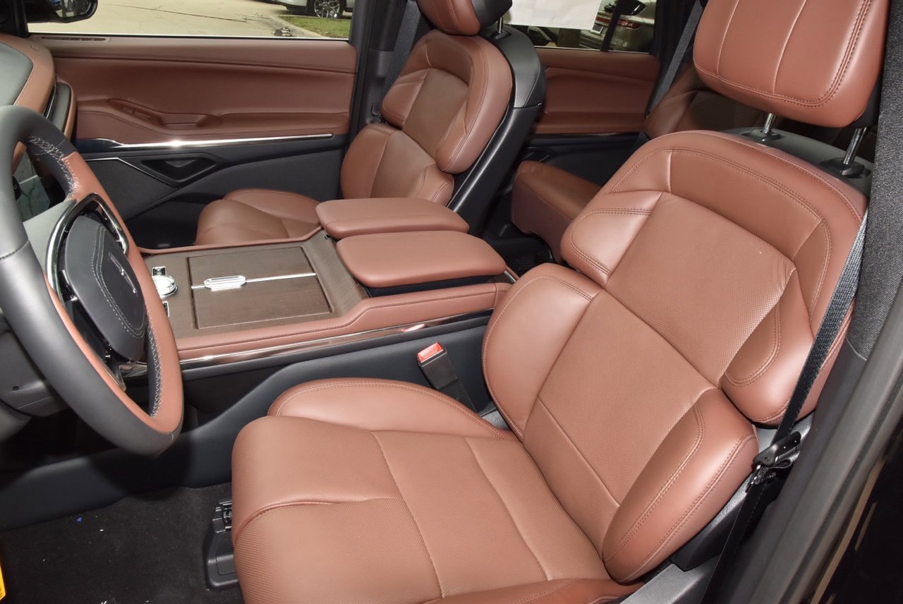 New 2026 Lincoln Navigator Reserve AWD/4WD image 36