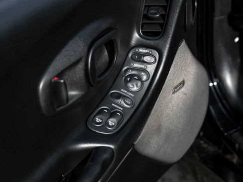 Used 2002 Chevrolet Corvette Convertible w/ Preferred Equipment Group2 image 35