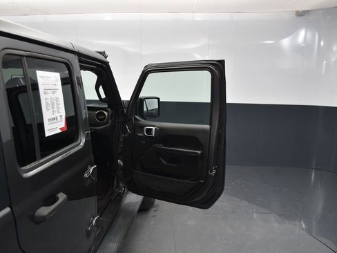 Used 2018 Jeep Wrangler Unlimited Sport S image 29