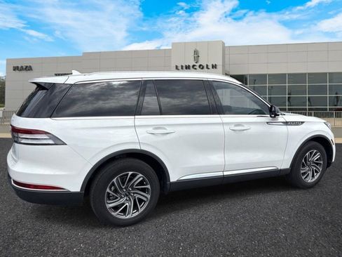 Used 2023 Lincoln Aviator AWD w/ Class IV Trailer Tow Package image 3