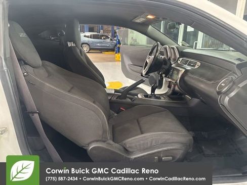 Used 2014 Chevrolet Camaro SS RWD image 13