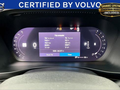 Used 2023 Volvo XC40 B4 Plus FWD image 29