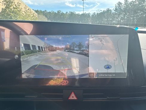 Used 2025 Hyundai Elantra SEL image 29