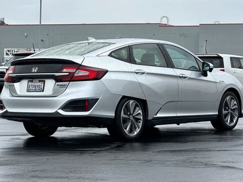 Used 2020 Honda Clarity Touring image 2