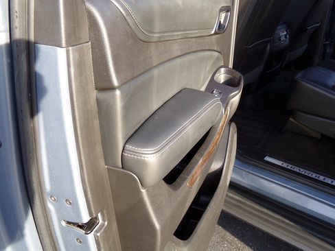 Used 2016 Chevrolet Suburban LT image 74