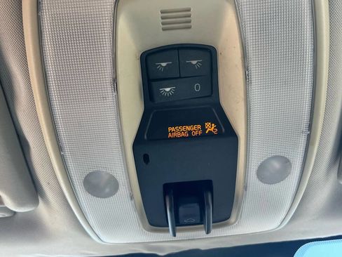 Used 2011 Volvo C30 T5 w/ Preferred Pkg image 27