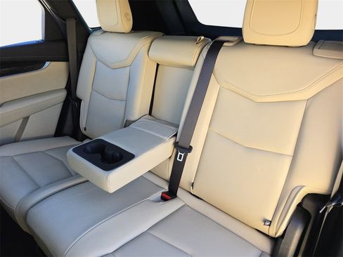 Used 2019 Cadillac XT5 FWD image 18